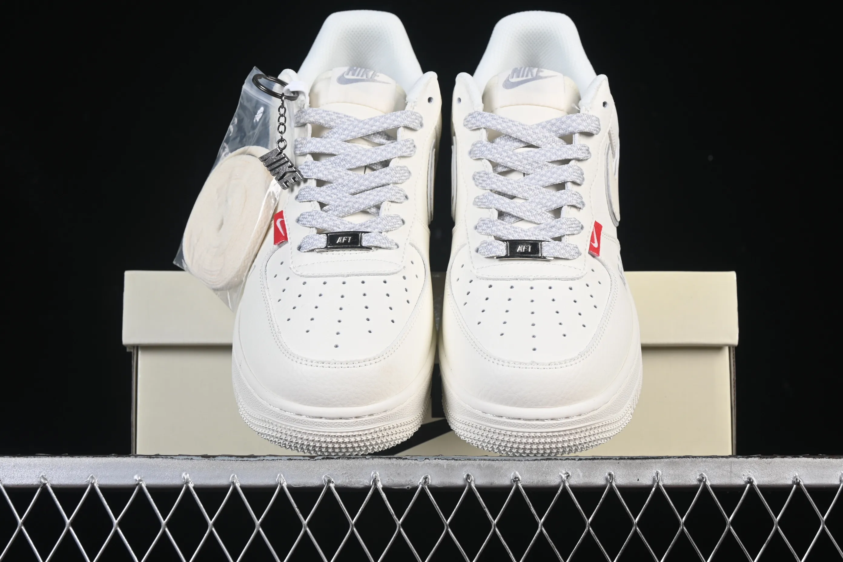 All Categories Nk Air Force 1 Air Force Series Nk Air Force 1 Low Air Force Low Nike Air Force 1'07 Low Red Label Air Force One Low Casual Shoes CS5288-043